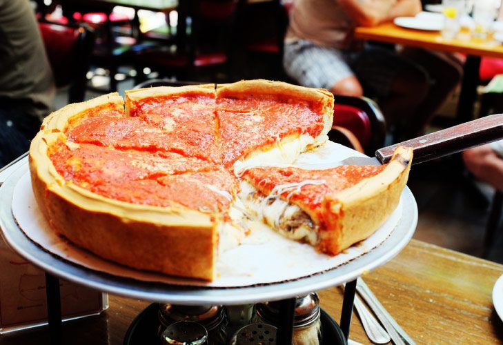 Pizza de Chicago é assada e crocante