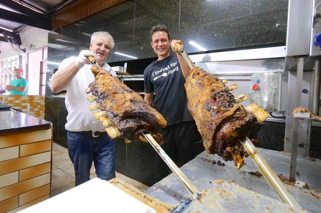 Chef-cooking-RIbs-at-Costelao-do-Gaucho.jpeg